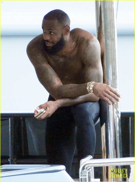 Photo Lebron James Shirtless Workout In Italy Photo