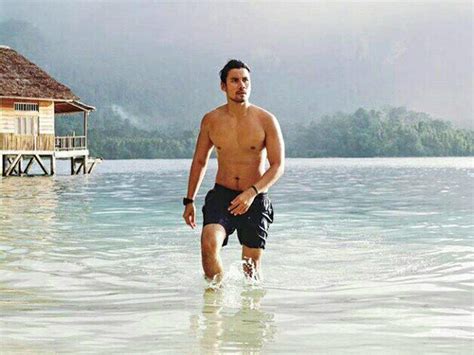 Mrvvip On Twitter Chicco Jerikho Shirtless And Enjoy The Sensuality Of The Shores Selebwatch