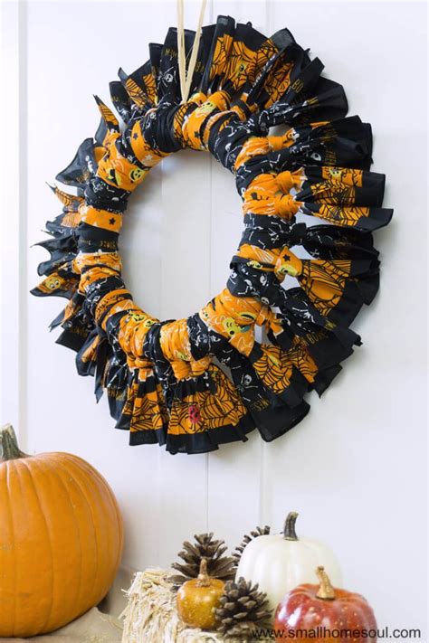 Halloween Bandana Wreath Easy Last Minute Craft Halloween