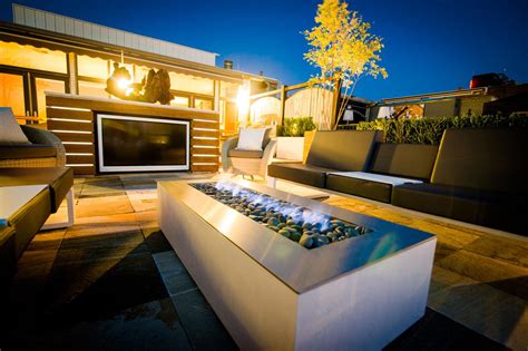A fire pit or table is a good way to make your outdoor space fun and inviting. Contemporary Modern Outdoor Fire Pits | Fire Pit Design Ideas