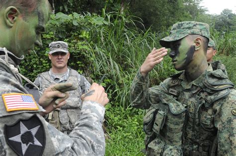 Us Army Expands Knowledge Of Jungle Tactics Article