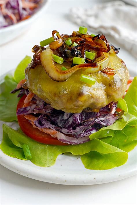 Grilled Onion Cheddar Burgers And Coleslaw Detoxil