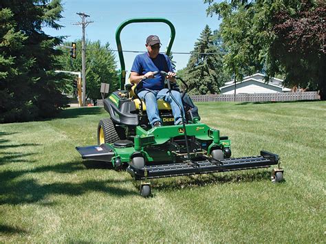 Trying to dethatch a lawn that is too wet or too dry. Tine Rake Dethatcher - 470 Series | JRCO Inc