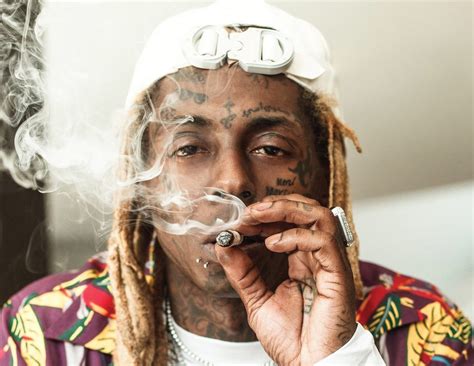 Another commenter claimed to be ahead of the crowd in spotting the rapper's tendency to get along with white. Lil' Wayne: Novia, Fumar, Origen, Tatuajes y Patrimonio ...
