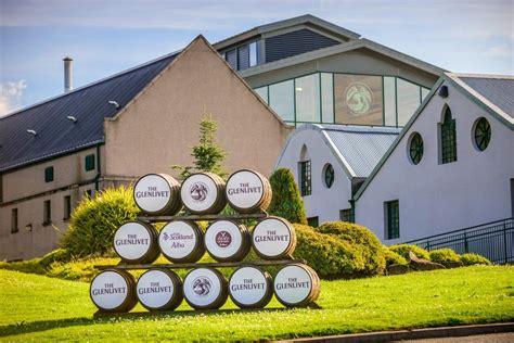 The 10 Best Whisky Distilleries In Scotland