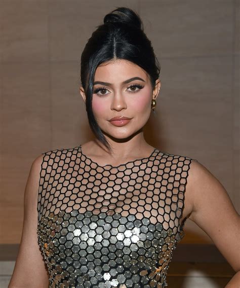 Kylie Jenners Style 5 Gorgeous Hairstyles For All The Brides To Be