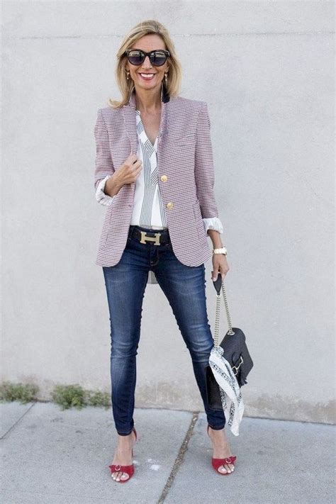 40 Trendy Women Over 40 With Patterned Outfits This Spring Over 40