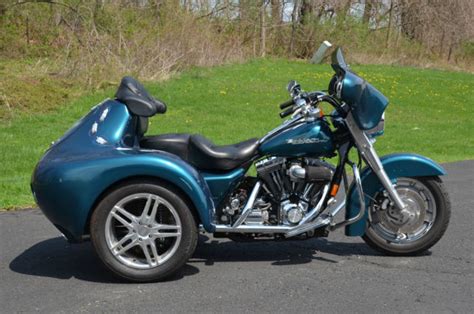 Johnson's road king trike has a few unique features that'll make it easier to track it down. Harley Davidson Road King Custom FLHRS DFT Trike Reverse ...