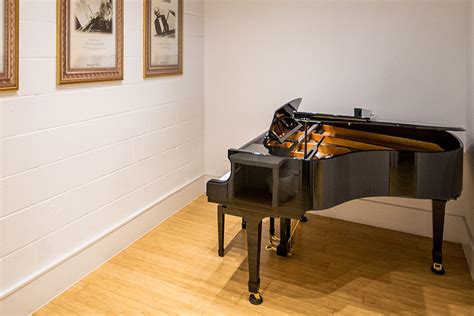 London Piano Practice Studios Blüthner Pianos