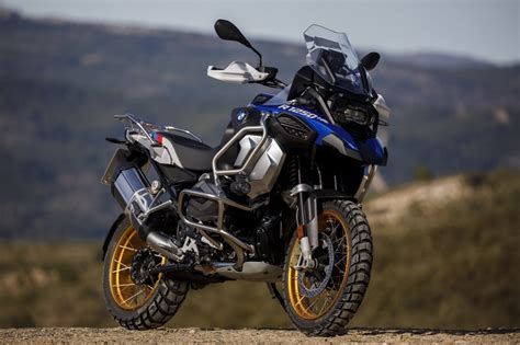 The bmw r1250gs is a motorcycle manufactured in berlin, germany by bmw motorrad, part of the bmw group. BMW R 1250 GS e Adventure chegam em setembro - Motonline