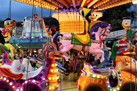 La cittadina è rinomata per la bellezza delle sue spiagge, per il festival internazionale del cinema della catalogna, il carnevale, i locali notturni e luoghi d'interesse storico. Montornès del Vallès: festa major 2015 | Montornès del ...