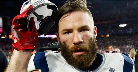 Girl Posts Picture With Julian Edelman To Tinder Popsugar Love And Sex