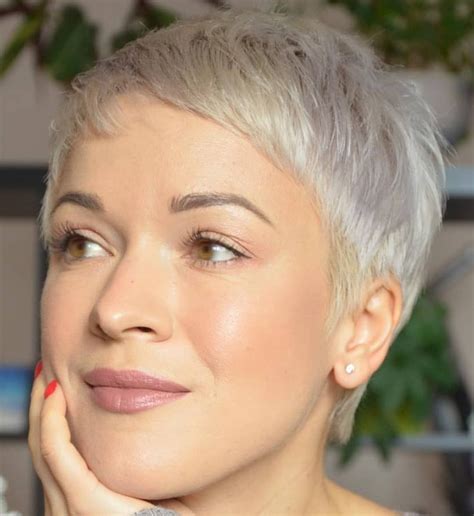 short sassy hair short grey hair girl short hair short hair cuts pixie bob hairstyles