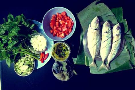 Pepes tongkol bisa menggunakan ikan yang sudah dipindang maupun ikan segar. tutorial jozz : Resep Pepes Ikan Kembung Bumbu Kacang