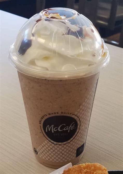 Sep 24, 2020 · warm, spicy, and comforting, this turmeric coffee or curcumin coffee is great to sip on cold winter days. McDonald's Chocolate Chip Frappe | Chocolate chip frappe, Frappe, Frappe recipe mcdonalds
