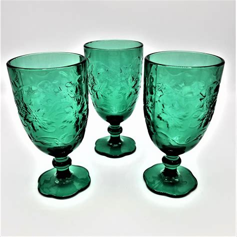 Plus, it's an easy way to keep the beauty of spring and summer blooms alive (almost) forever. Vintage Teal Turqoise Goblets set of 3 Pressed Glass ...