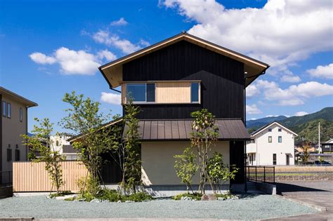 Takashi Okuno Designs A House That Allows The Owners To Live Among The