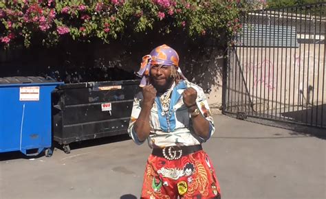 Getting a new whip, flexing jewelry, and even wearing a dragonball durag. Thundercat Gets Flirty for "Dragonball Durag" Music Video