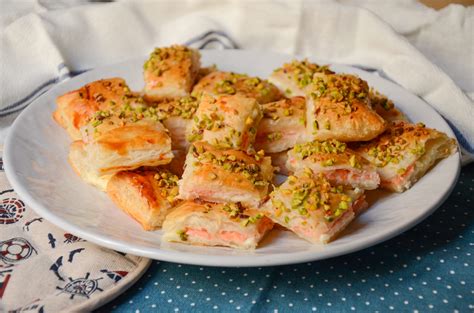 Stella Di Salmone Con Pasta Sfoglia Lantipasto Saporito E Scenografico