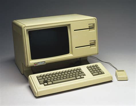 Apples Lisa Personal Computer In 1984 Was The First Computer To Use A