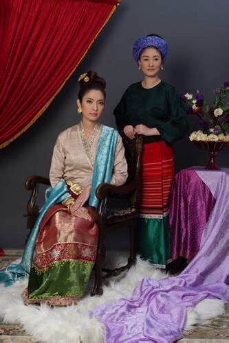Choeman bunyasak), nickname ploy (thai: Dress costume Northern Thailand | ༻Thai Traditional Dress ...