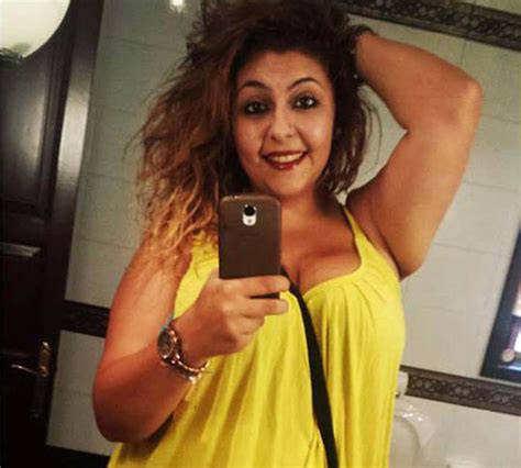 Plus Sized Woman S Bikini Selfie Goes Viral After Changing Room Showdown Uk News Express Co Uk