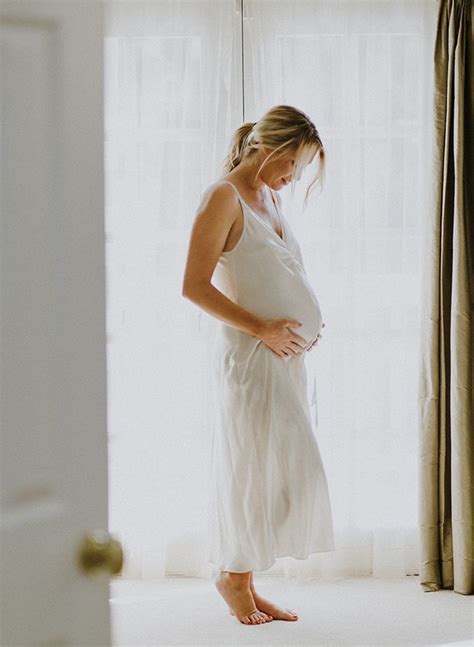 Fashionable Maternity Photos At Home Inspired By This Home