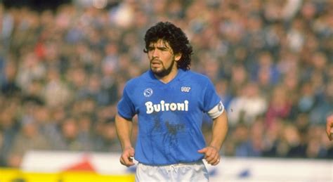 Nessuna squadra del sud aveva mai vinto uno scudetto e il napoli fu la prima squadra a battere le ricche società del. Diego Maradona of Napoli SSC - ODIO EL FÚTBOL MODERNO