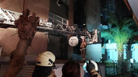 Kuzey deniz saha komutanlığında görevli eskişehirli i̇kmal onbaşı caner ülüğ görevi esnasında kalp krizi geçirerek şehit oldu. İstanbul'da 4 katlı binada yangın - Haber34
