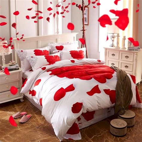 Gorgeous 30 Sweet And Romantic Valentines Day Bedroom Decoration Ideas