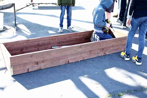How To Build A Diy Planter Box On Wheels Thediyplan
