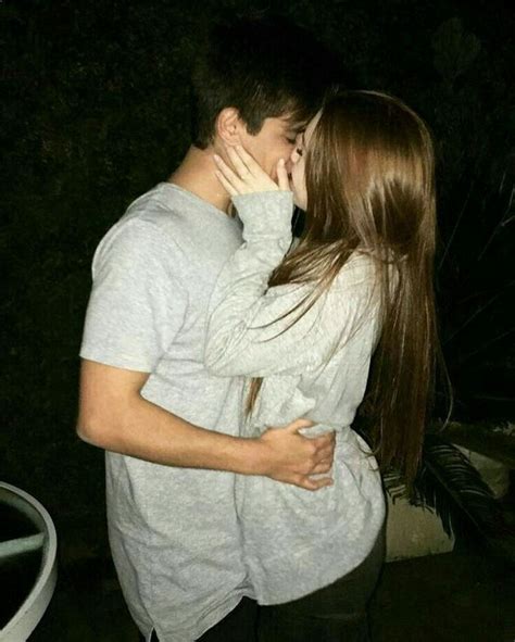 Słodziaki Cute Couples Teens Kissing Couples