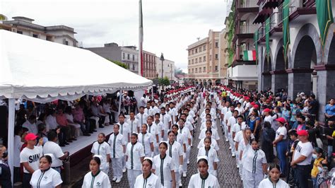 Alcaldesa De San Andrés Tuxtla Preside Desfile Cívico Y Militar Por