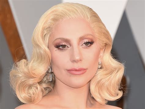 Lady Gaga Her Hair At The 88th Annual Academy Awards Fab Five Lifestyle