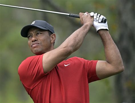 Tiger Woods Golf Grip How Tiger Grips The Club And How You Can Hit