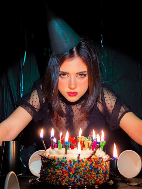 Nathyonnet On Insta 21st Birthday Photoshoot Birthday Photography 18th Birthday Party Themes