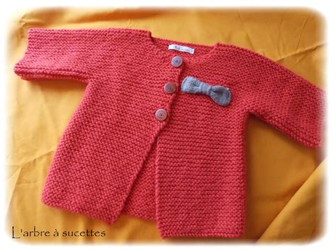 Tricoté avec de la laine pingofine.c'est un modèle que j'ai créé moi même avec. modele tricot gilet fille 2 ans