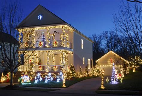 Christmas Lights For House Pillars 2021 Best Christmas Lights 2021