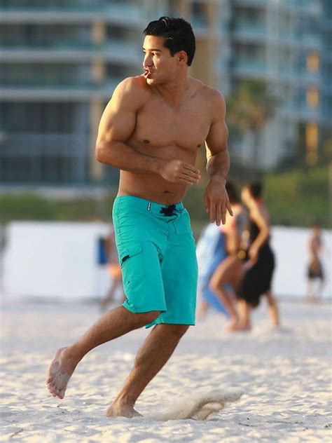 shirtless mario lopez is happy to show off his ripped body at the beach mario lópez ripped