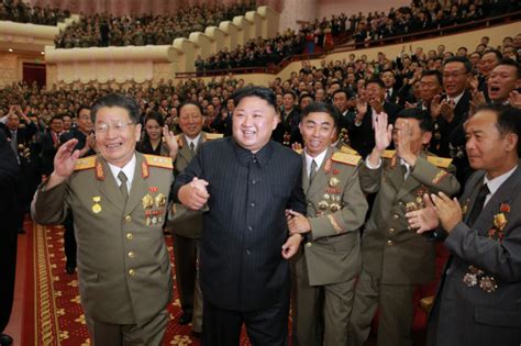 소꿉친구를 폭군으로 키웠습니다 작가 정선,랑채 총편수 총 31화 황좌 같은 건 관심 없어. 소설 속 남주의 폭군 스위치인 「단명하는 소꿉친구」로 빙의했다. 북핵 인질 안 되려면 '전술핵' 넘어 '독자 핵개발' 나서야