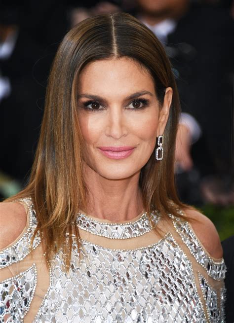 Последние твиты от cindy crawford (@cindycrawford). Cindy Crawford Talks Aging and Getting Older in Interview ...
