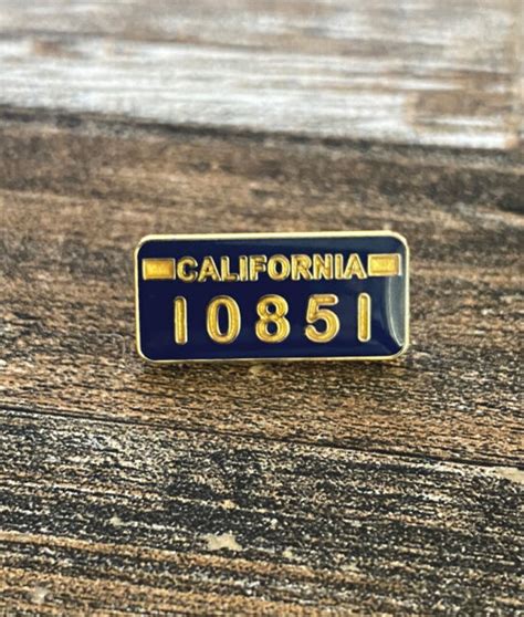 California 10851 Chp Stolen Vehicle Award Pin Blue Background
