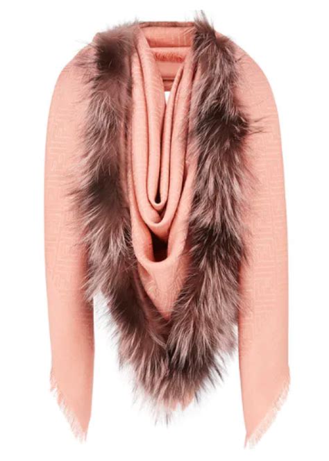 A New Scarf Bears A Striking Resemblance To A Vagina Mashable