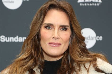 Brooke Shields Says Shes Awkward Nerdy And Always Tripping Over Due