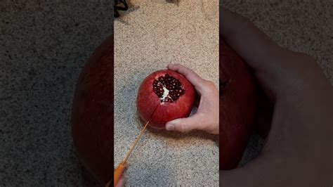 How To Properly Cut A Pomegranate Youtube