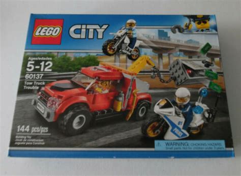 Lego City Police Tow Truck Trouble 60137 144 Piece Building Set Toy Kit
