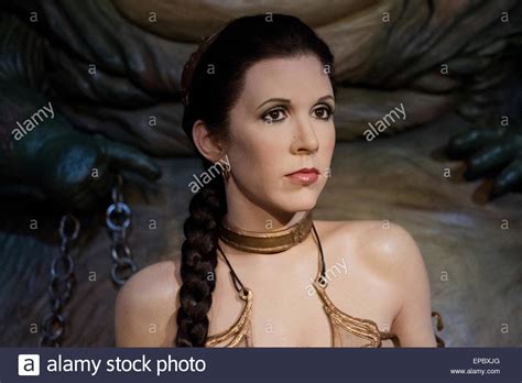 Prinzessin Leia Angekettet In Ihrem Goldenen Bikini Von Jabba The Hutt