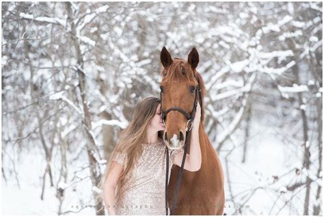 Horse Photography Poses Winter Photography Black Background Portrait