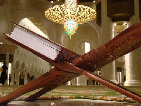 Cintakan Al Quran Kubur Bercahaya Hingga Ke Langit Awesome