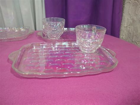 Vintage Federal Yorktown Jubilee Colonial Carnival Iridescent Bubble Glass Mid Century Luncheon